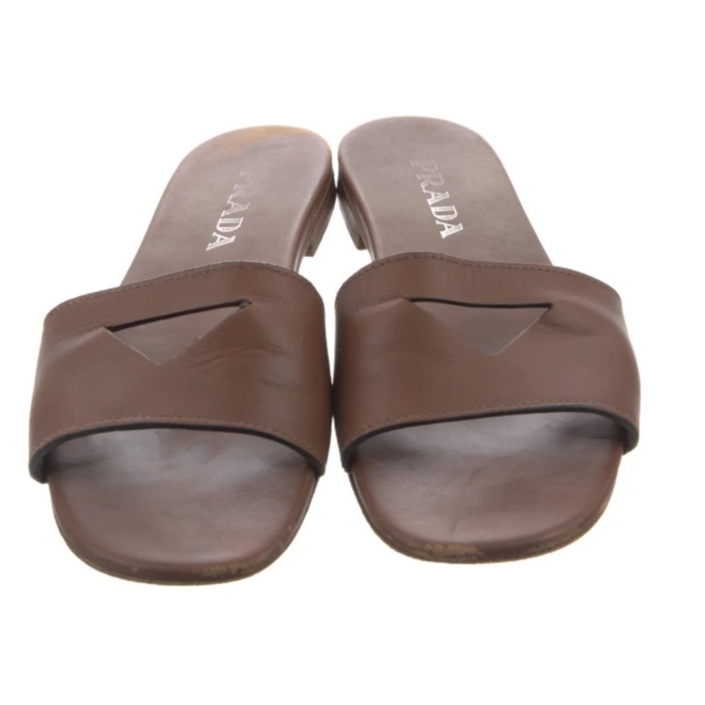 Prada sandal     Good conditions   Sz 38 women’s